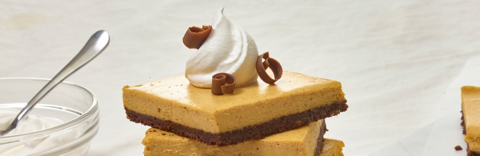 Chai-Spiced Pumpkin Cheesecake Bars