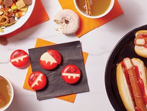 halloween party table
